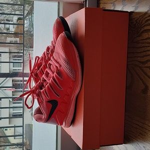 women's tennis shoes